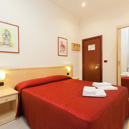 Hotel Fiorella Milano מראה חיצוני תמונה