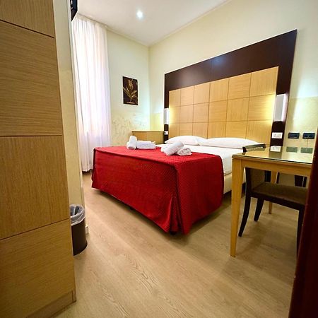 Hotel Fiorella Milano מראה חיצוני תמונה
