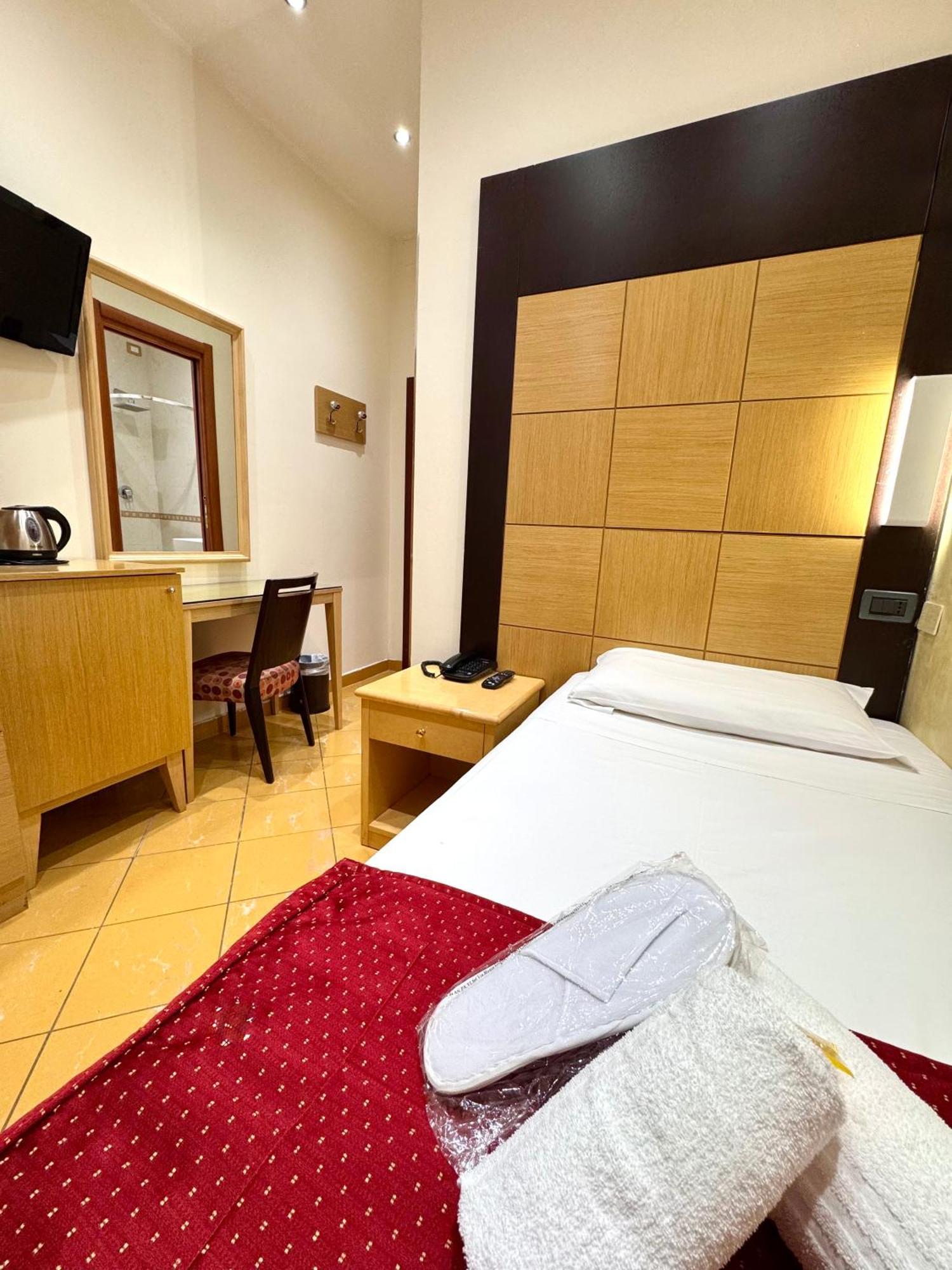 Hotel Fiorella Milano מראה חיצוני תמונה