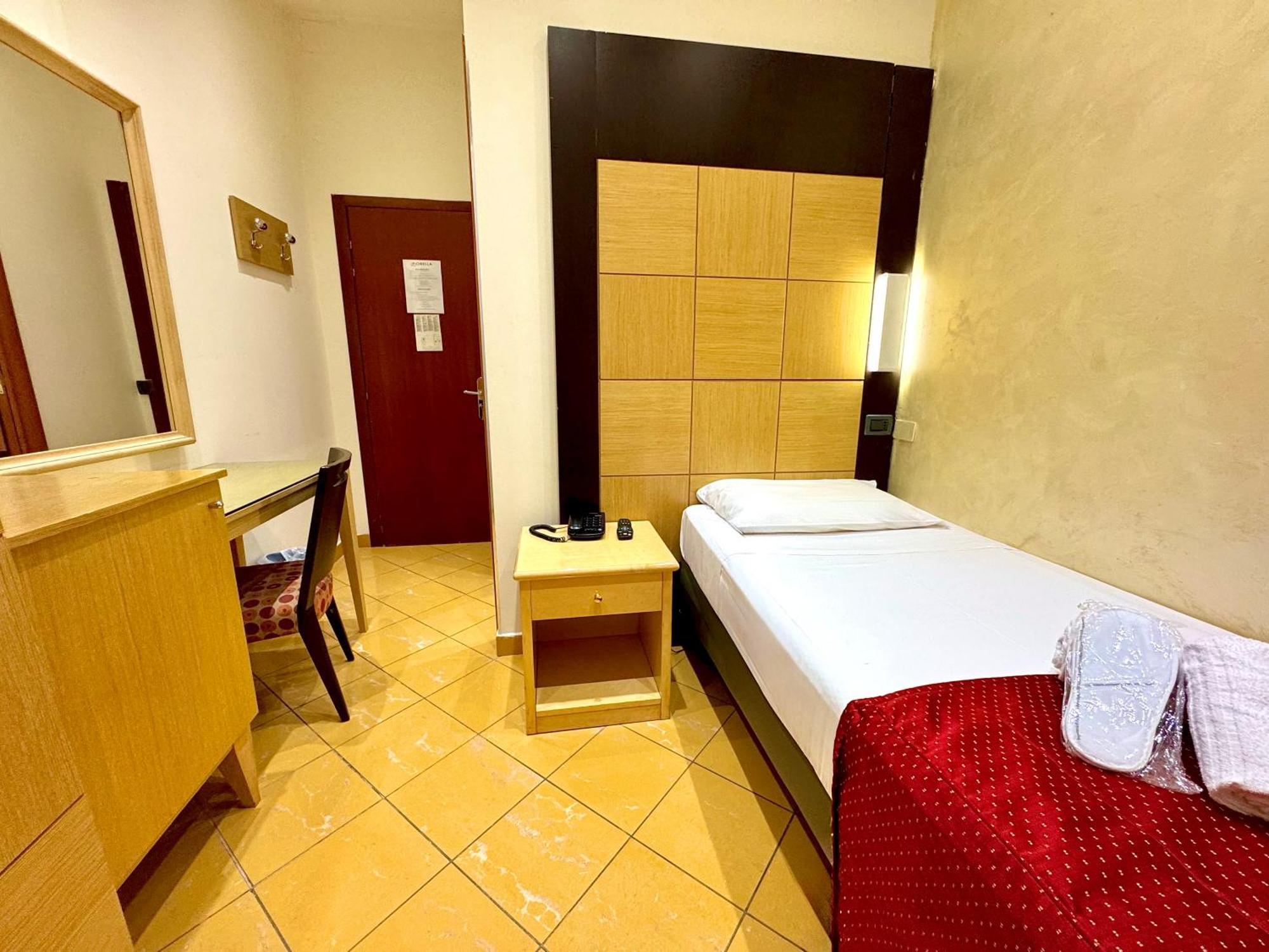 Hotel Fiorella Milano מראה חיצוני תמונה