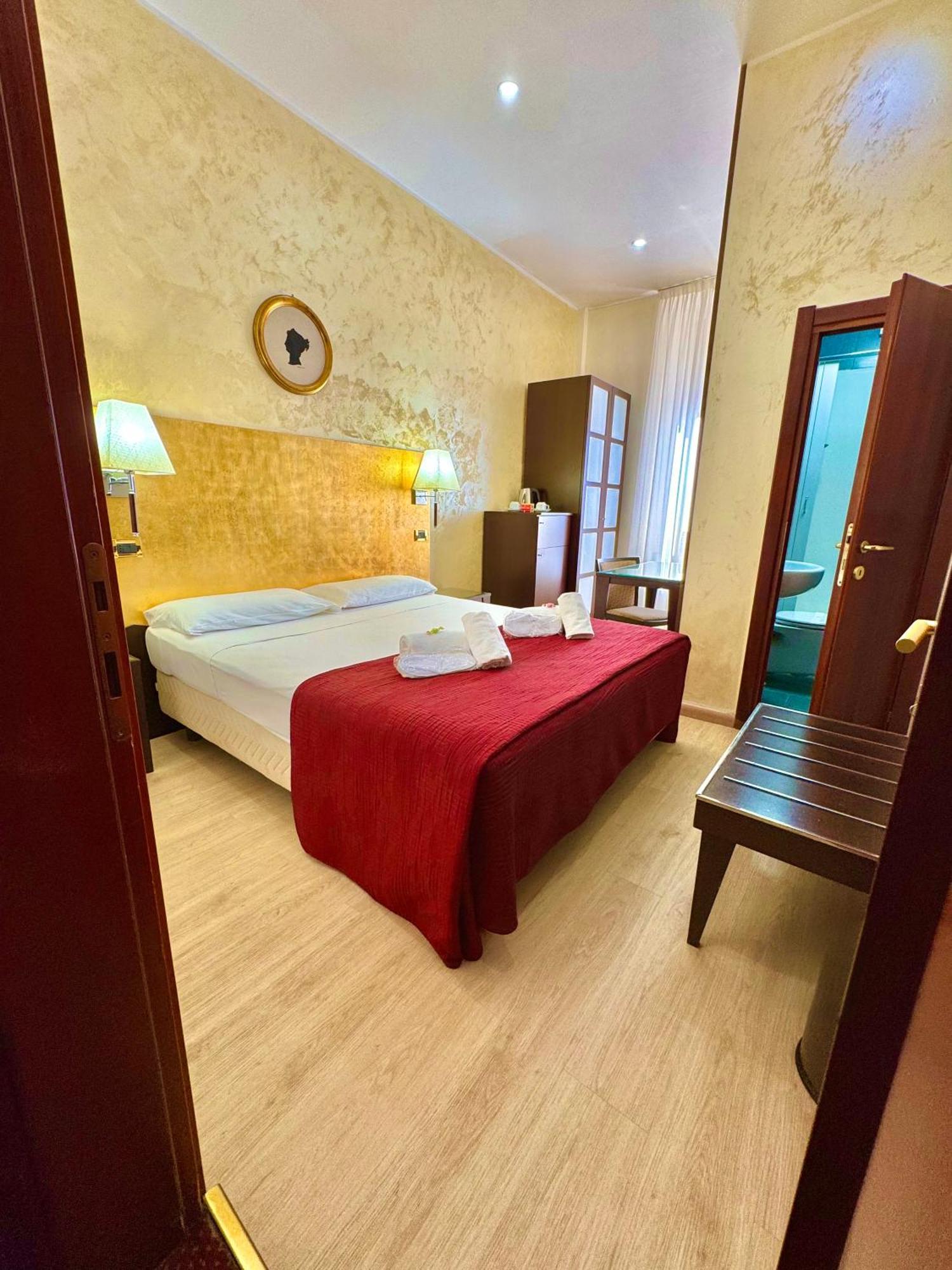 Hotel Fiorella Milano מראה חיצוני תמונה
