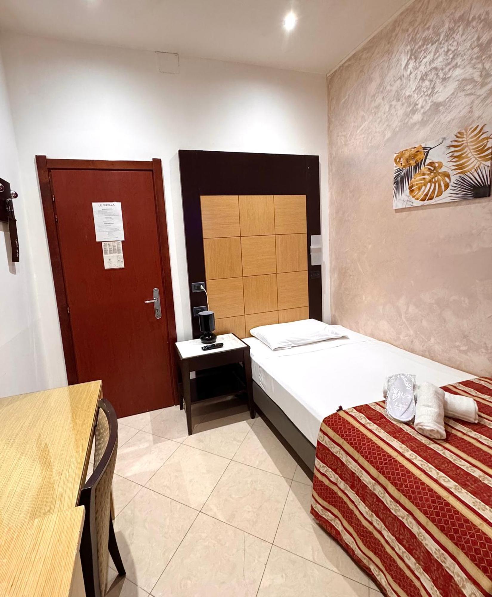 Hotel Fiorella Milano מראה חיצוני תמונה